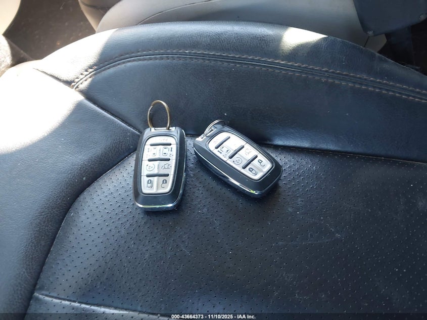 2018 Chrysler Pacifica Touring L VIN: 2C4RC1BG9JR119610 Lot: 43664373