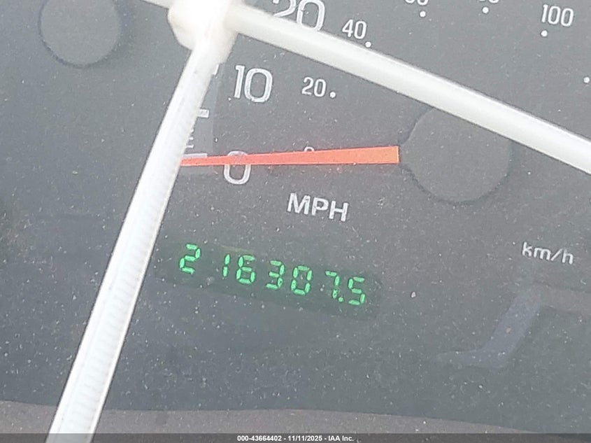 2002 Ford F-150 Lariat/Xlt VIN: 1FTRW08L32KC97597 Lot: 43664402