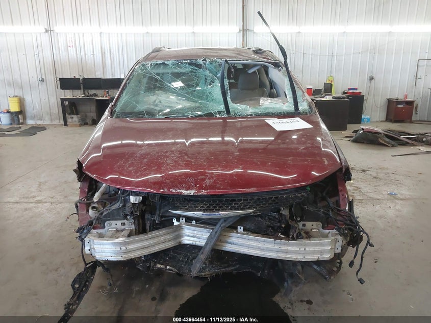 2017 Chrysler Pacifica Touring-L VIN: 2C4RC1BG7HR518963 Lot: 43664454