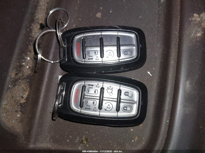 2017 Chrysler Pacifica Touring-L VIN: 2C4RC1BG7HR518963 Lot: 43664454