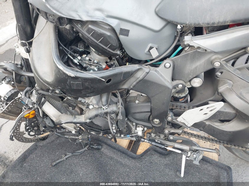 2025 Kawasaki Zx636 K VIN: JKBZXJJ14SA021856 Lot: 43664593