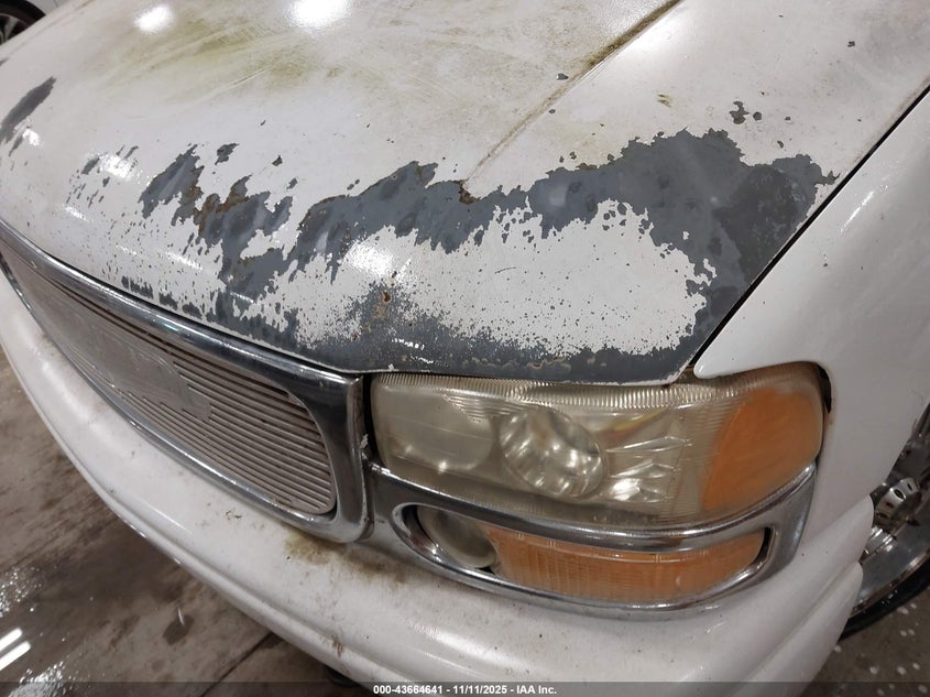 2002 GMC Yukon Denali VIN: 1GKEK63U82J325806 Lot: 43664641