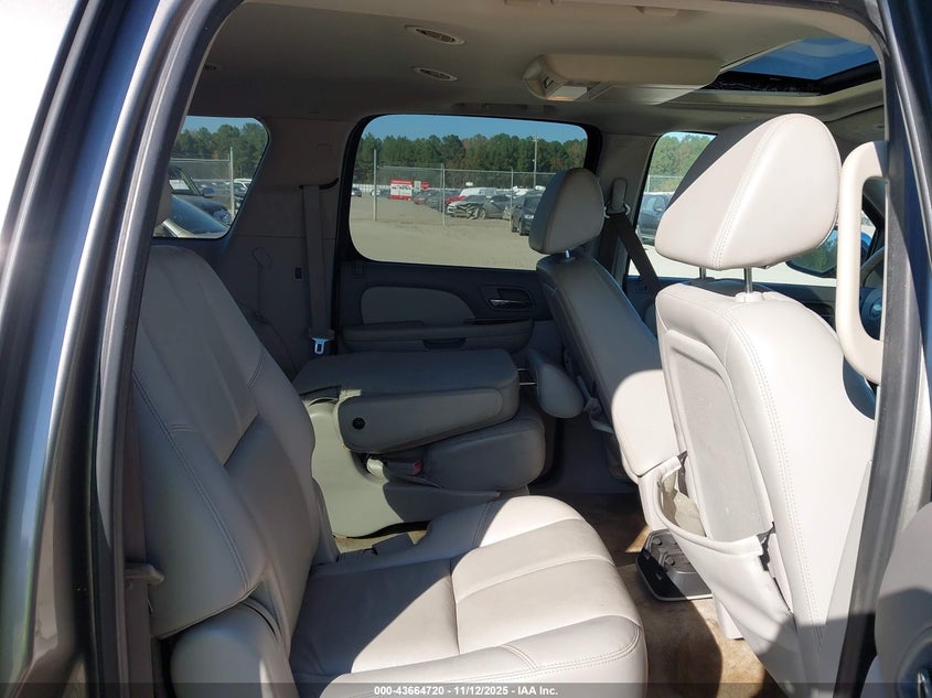 2008 Chevrolet Suburban 1500 Ltz VIN: 3GNFK16368G187030 Lot: 43664720