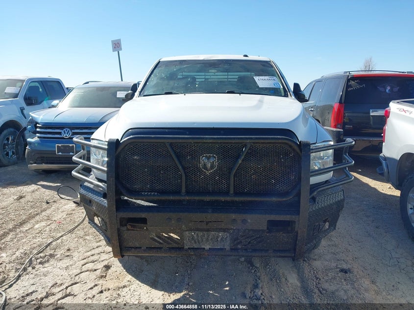 2018 Ram 2500 Tradesman 4X4 8' Box VIN: 3C6UR5HJ2JG284284 Lot: 43664858
