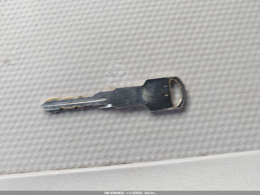 2002 Chevrolet Tahoe Z71 VIN: 1GNEK13Z32R328115 Lot: 43664922