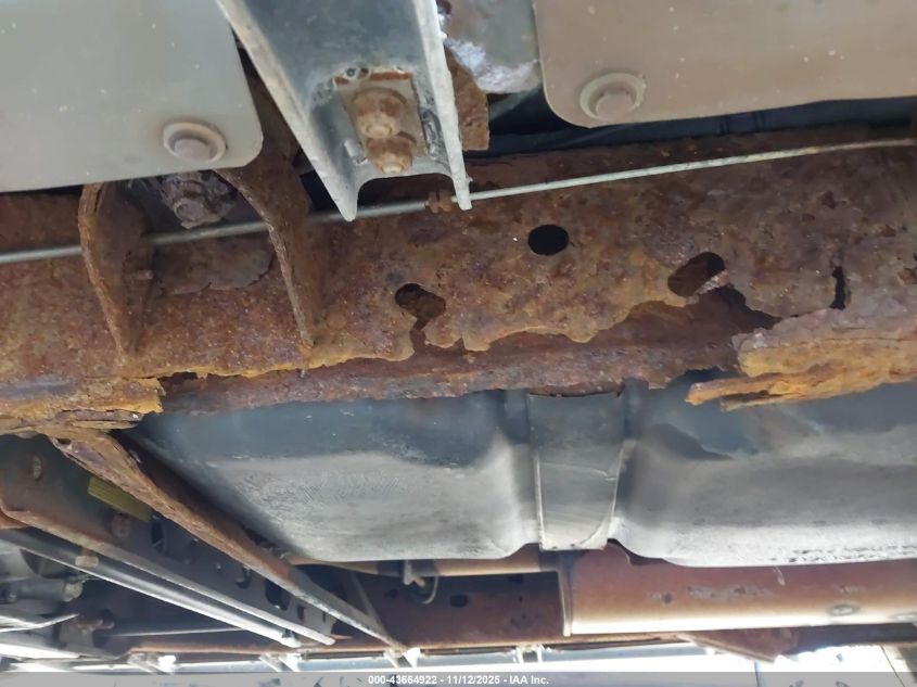 2002 Chevrolet Tahoe Z71 VIN: 1GNEK13Z32R328115 Lot: 43664922