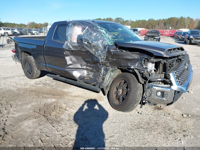 TOYOTA TUNDRA SR5 5.7L V8