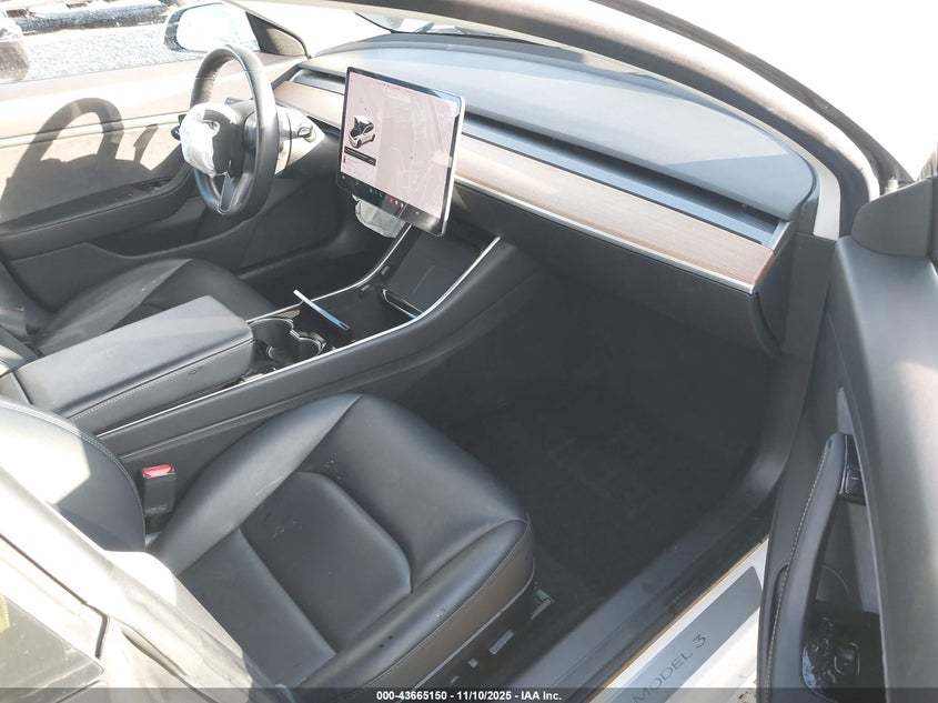 2019 Tesla Model 3 Long Range/Performance VIN: 5YJ3E1EB4KF211771 Lot: 43665150