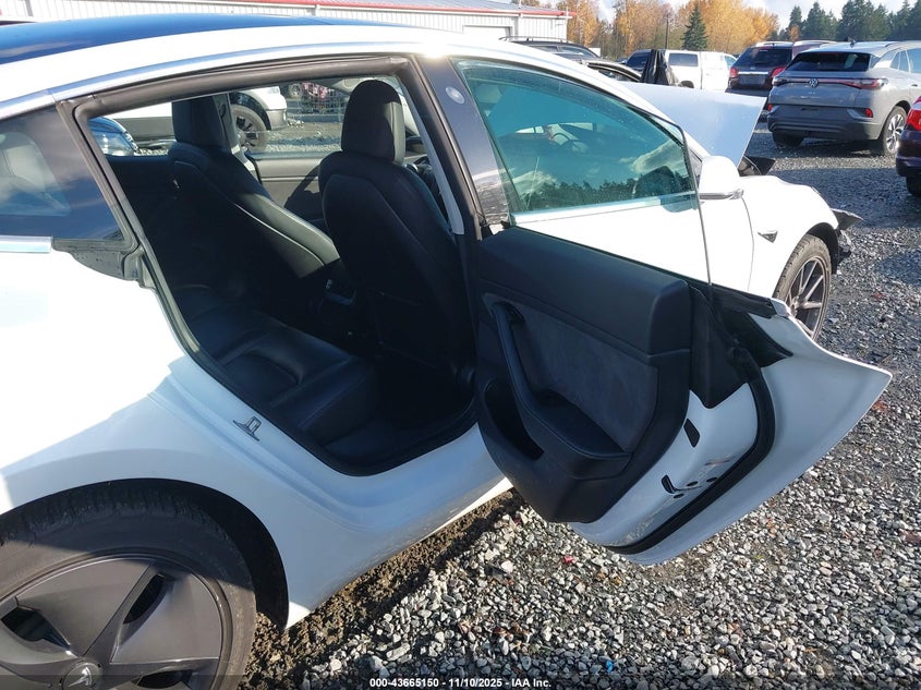 2019 Tesla Model 3 Long Range/Performance VIN: 5YJ3E1EB4KF211771 Lot: 43665150