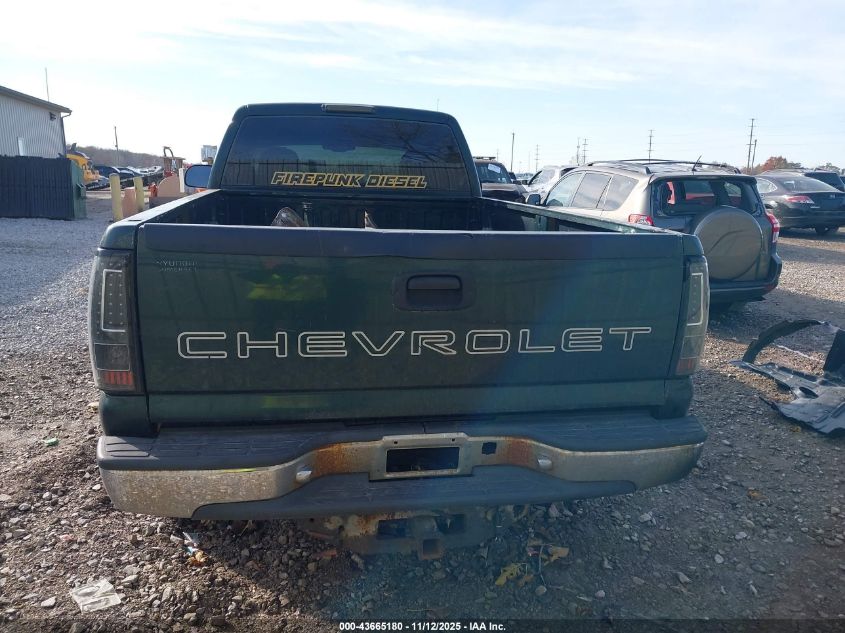 2005 Chevrolet Silverado 2500Hd Work Truck VIN: 1GCHC24U75E132413 Lot: 43665180