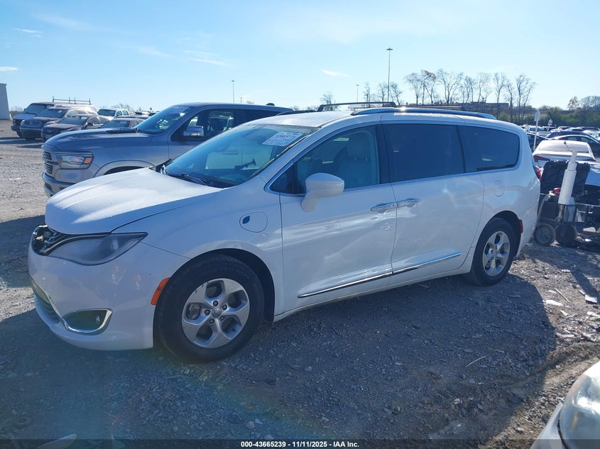 2018 Chrysler Pacifica Hybrid Touring L VIN: 2C4RC1L70JR163624 Lot: 43665239