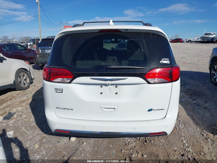 2018 Chrysler Pacifica Hybrid Touring L VIN: 2C4RC1L70JR163624 Lot: 43665239