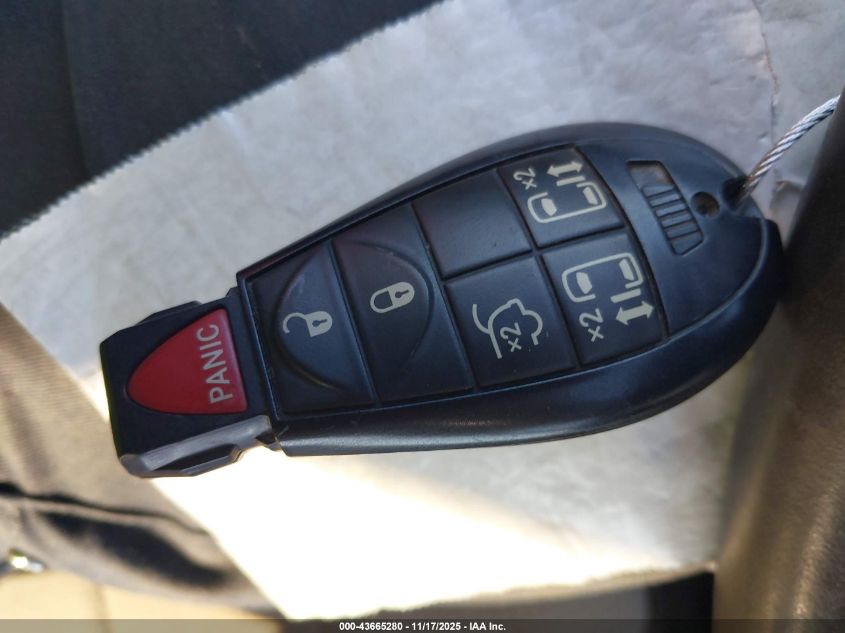 2013 Chrysler Town & Country Touring VIN: 2C4RC1BG2DR670207 Lot: 43665280