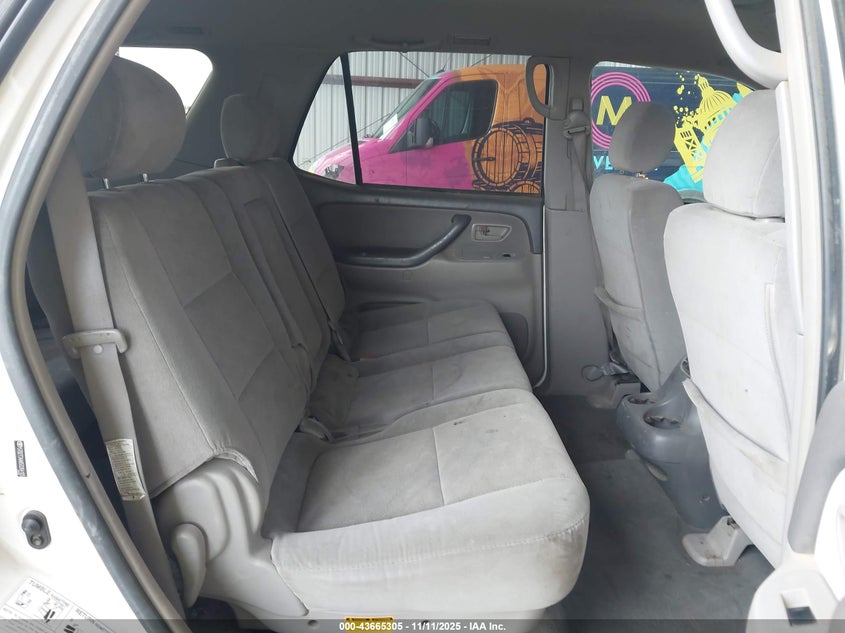 2005 Toyota Sequoia Sr5 V8 VIN: 5TDZT34A65S264105 Lot: 43665305