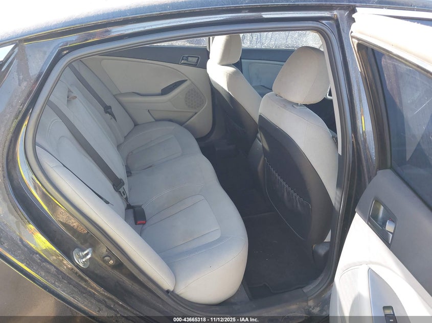 KNAGM4A7XB5166700 2011 KIA OPTIMA photo no. 8