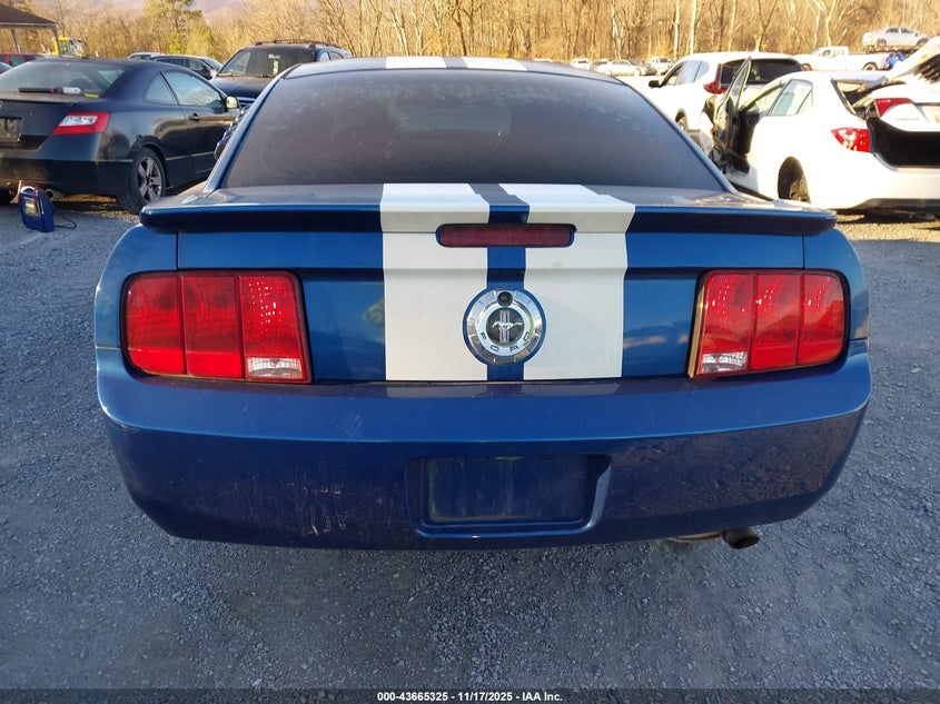 2007 Ford Mustang V6 Deluxe/V6 Premium VIN: 1ZVHT80N775352541 Lot: 43665325