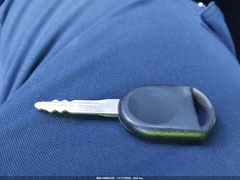 2007 Ford Mustang V6 Deluxe/V6 Premium VIN: 1ZVHT80N775352541 Lot: 43665325