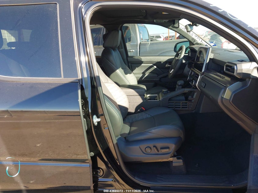 2025 TOYOTA TACOMA TRD OFF ROAD 3TMLB5JN1SM101286