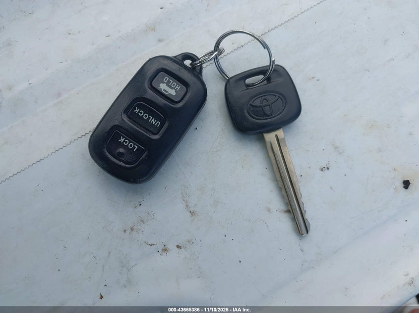 2004 Toyota Camry Le VIN: 4T1BE32K54U938032 Lot: 43665386