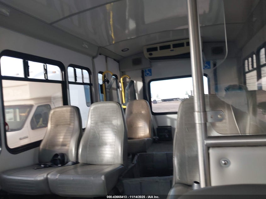 2006 Ford E-350 Cutaway VIN: 1FDWE35L36DA83369 Lot: 43665413