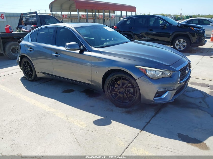 INFINITI Q50 3.0T LUXE