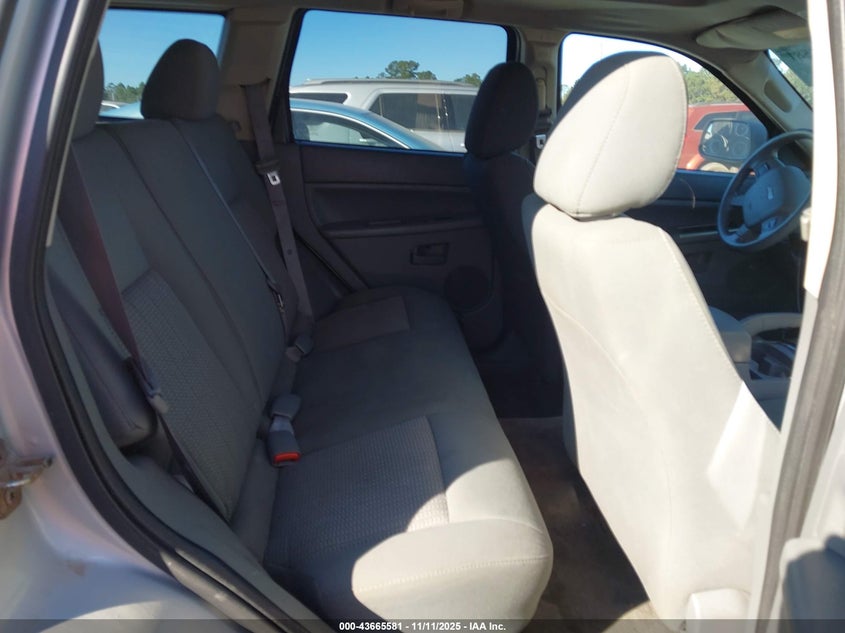 2007 Jeep Grand Cherokee Laredo VIN: 1J8GR48K57C631538 Lot: 43665581