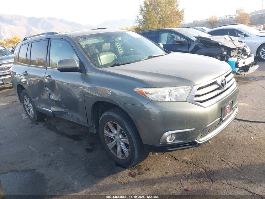 TOYOTA HIGHLANDER SE V6