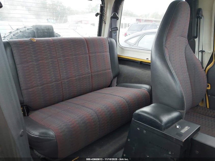 2000 Jeep Wrangler Sport VIN: 1J4FA49S8YP762461 Lot: 43665613