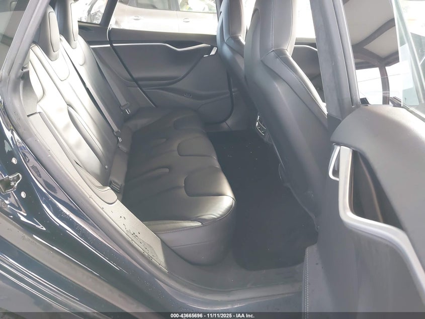 2015 Tesla Model S 70D/85D/P85D VIN: 5YJSA1H25FFP78340 Lot: 43665696