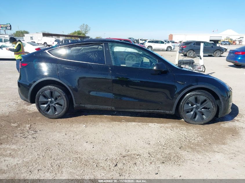 2025 Tesla Model Y Long Range Dual Motor Rear-Wheel Drive VIN: 7SAYGDED9SA347736 Lot: 43665730