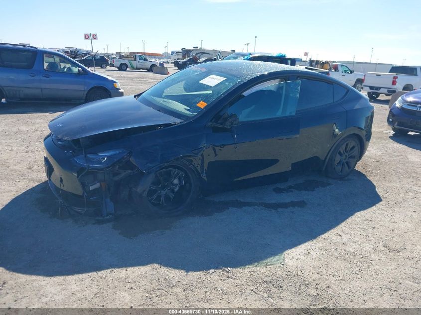 2025 Tesla Model Y Long Range Dual Motor Rear-Wheel Drive VIN: 7SAYGDED9SA347736 Lot: 43665730