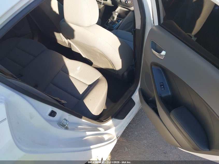 2017 KIA FORTE LX - 3KPFK4A71HE069760