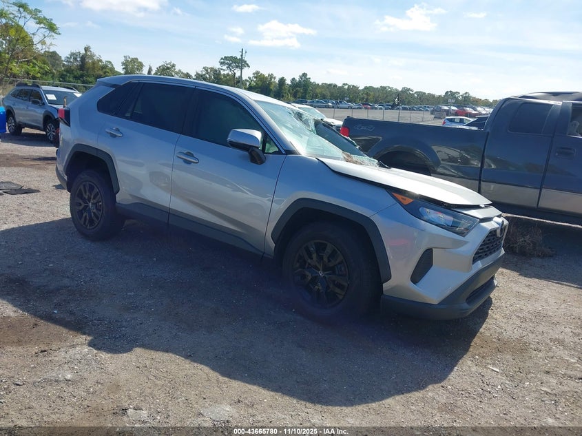TOYOTA RAV4 LE