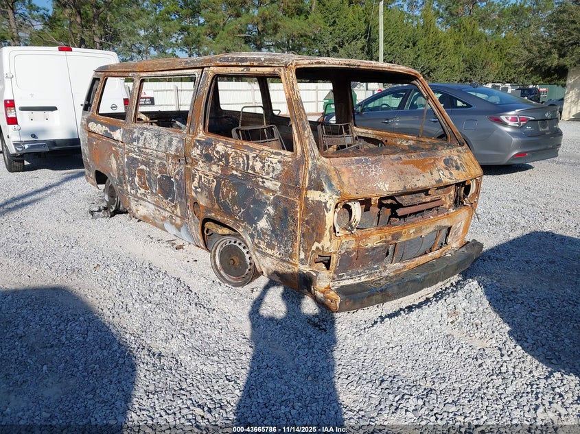 WV2YB0258DH093431 VOLKSWAGEN VANAGON Photo 1