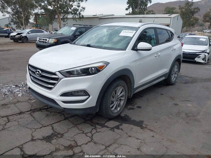 KM8J33A48HU383376 2017 HYUNDAI TUCSON photo no. 2