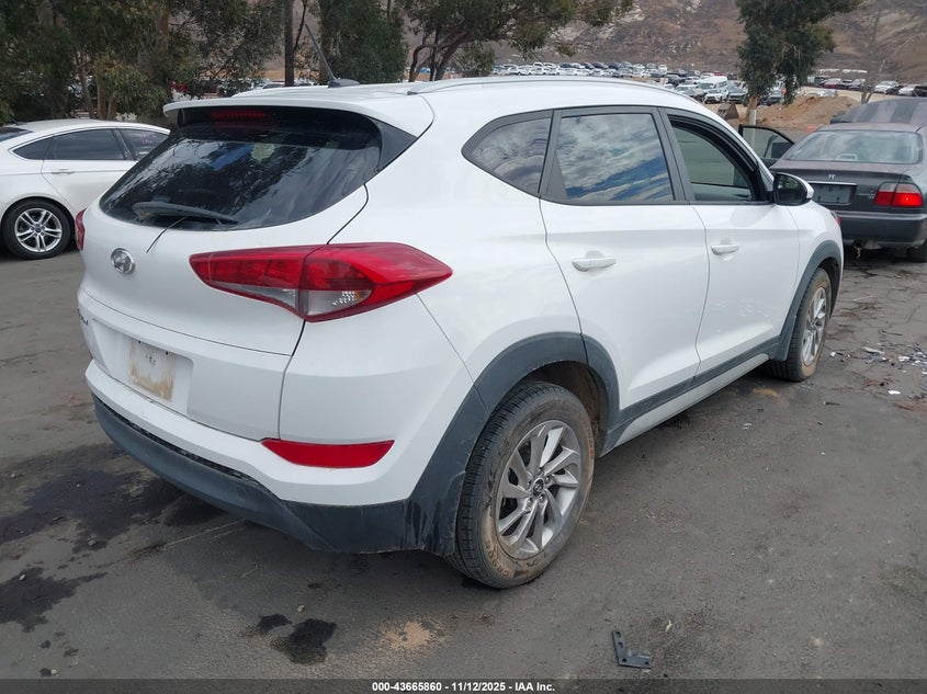 KM8J33A48HU383376 2017 HYUNDAI TUCSON photo no. 4