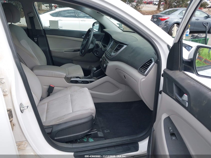 KM8J33A48HU383376 2017 HYUNDAI TUCSON photo no. 5