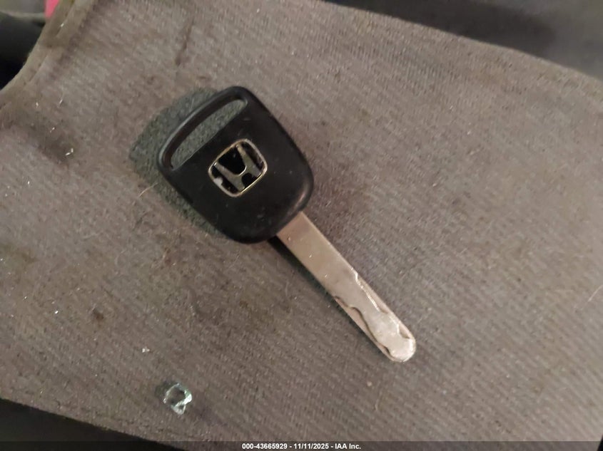 2003 Honda Civic Ex VIN: 2HGES25743H560235 Lot: 43665929