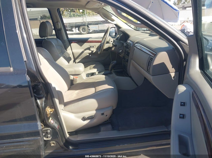 1J8GW58N34C358832 2004 JEEP GRAND CHEROKEE photo no. 5