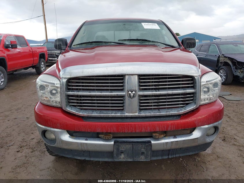 2007 Dodge Ram 1500 Slt/Trx4 Off Road/Sport VIN: 1D3HU182X7J630946 Lot: 43665996