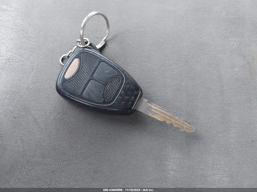 2007 Dodge Ram 1500 Slt/Trx4 Off Road/Sport VIN: 1D3HU182X7J630946 Lot: 43665996