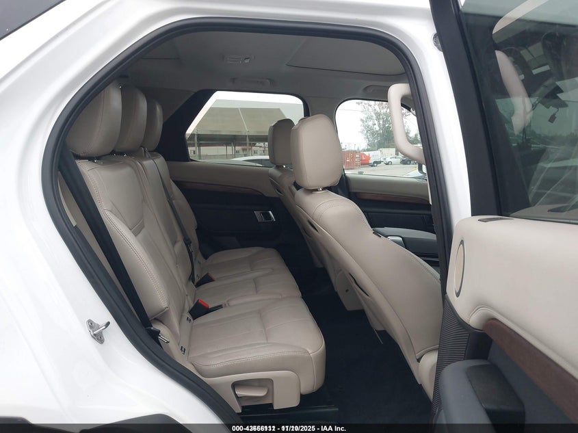 2017 LAND ROVER DISCOVERY HSE - SALRRBBV6HA046111