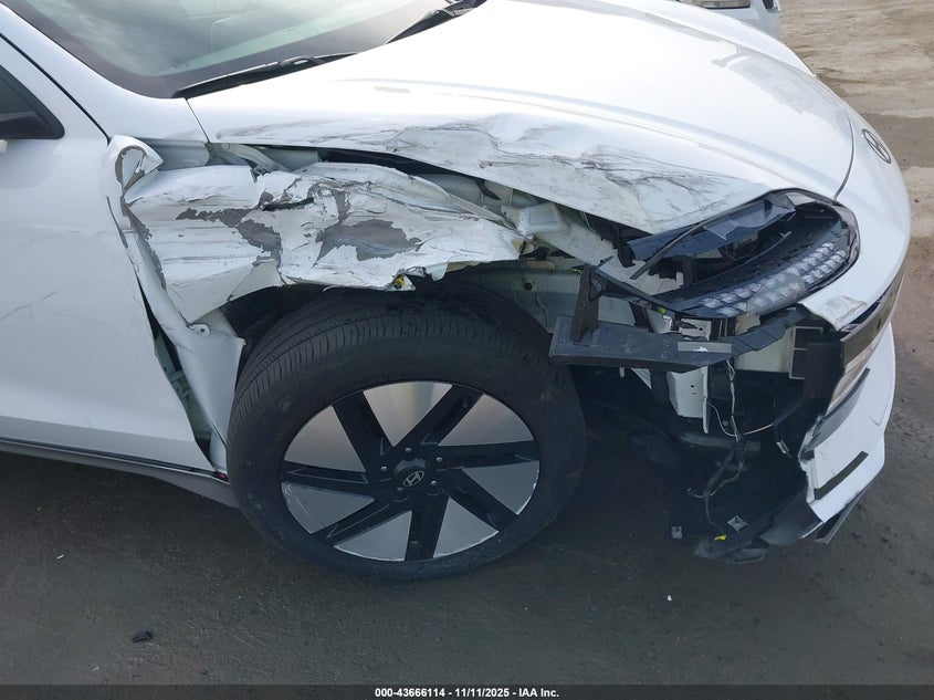 2025 Hyundai Ioniq 6 Se Standard Range VIN: KMHM14AB3SA085933 Lot: 43666114