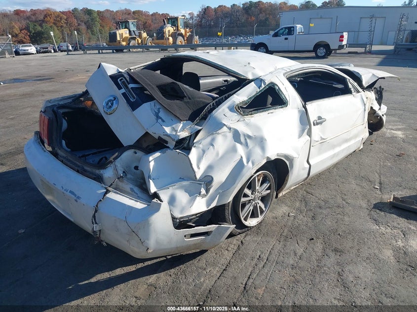 2005 Ford Mustang V6 Deluxe/V6 Premium