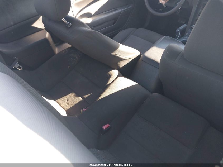 2005 Ford Mustang V6 Deluxe/V6 Premium VIN: 1ZVFT80N655219760 Lot: 43666157