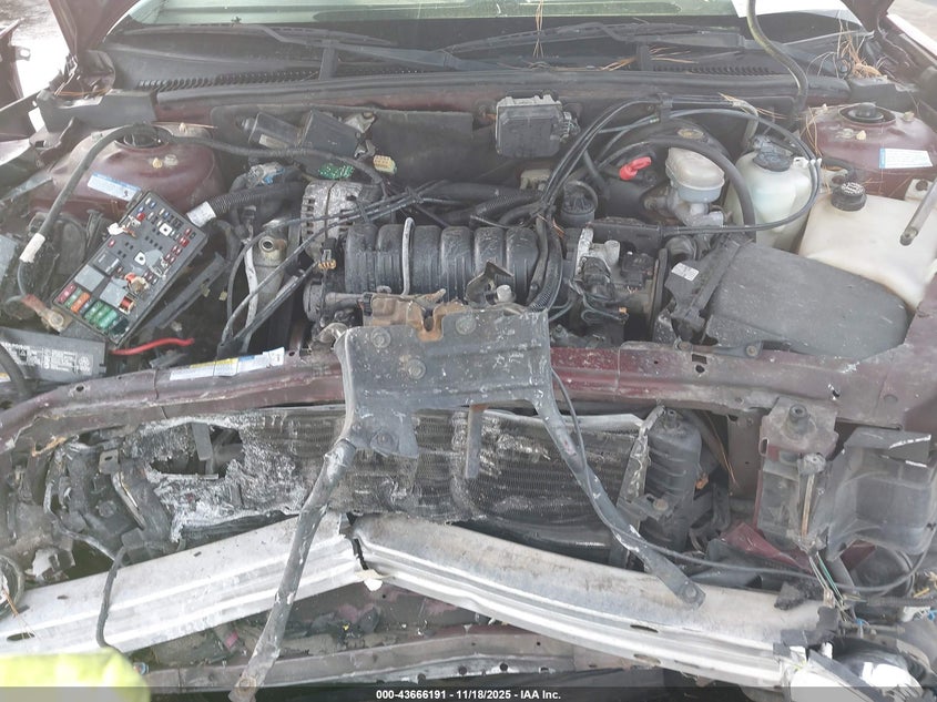 2000 Buick Park Avenue VIN: 1G4CW52K0Y4201033 Lot: 43666191