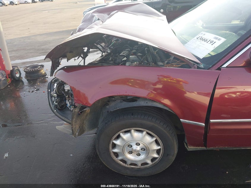 2000 Buick Park Avenue VIN: 1G4CW52K0Y4201033 Lot: 43666191