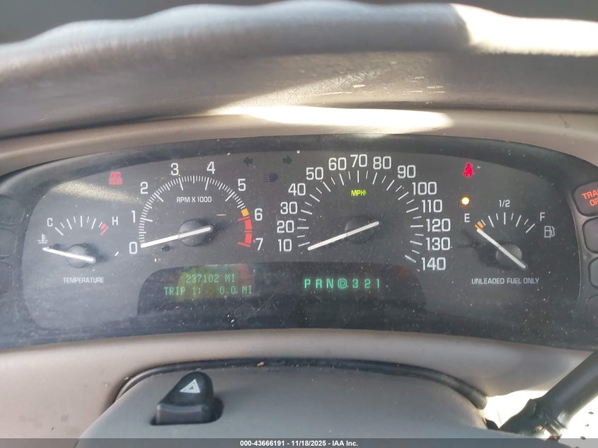 2000 Buick Park Avenue VIN: 1G4CW52K0Y4201033 Lot: 43666191