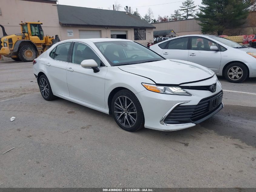 TOYOTA CAMRY XLE AWD