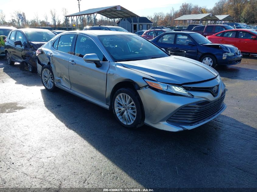 TOYOTA CAMRY HYBRID XLE